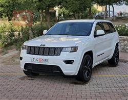 جیپ گراند شیرۆکی